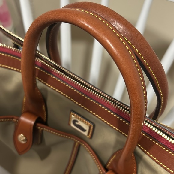 Dooney and Burke Wayfarer satchel beautiful bag - Picture 7 of 8